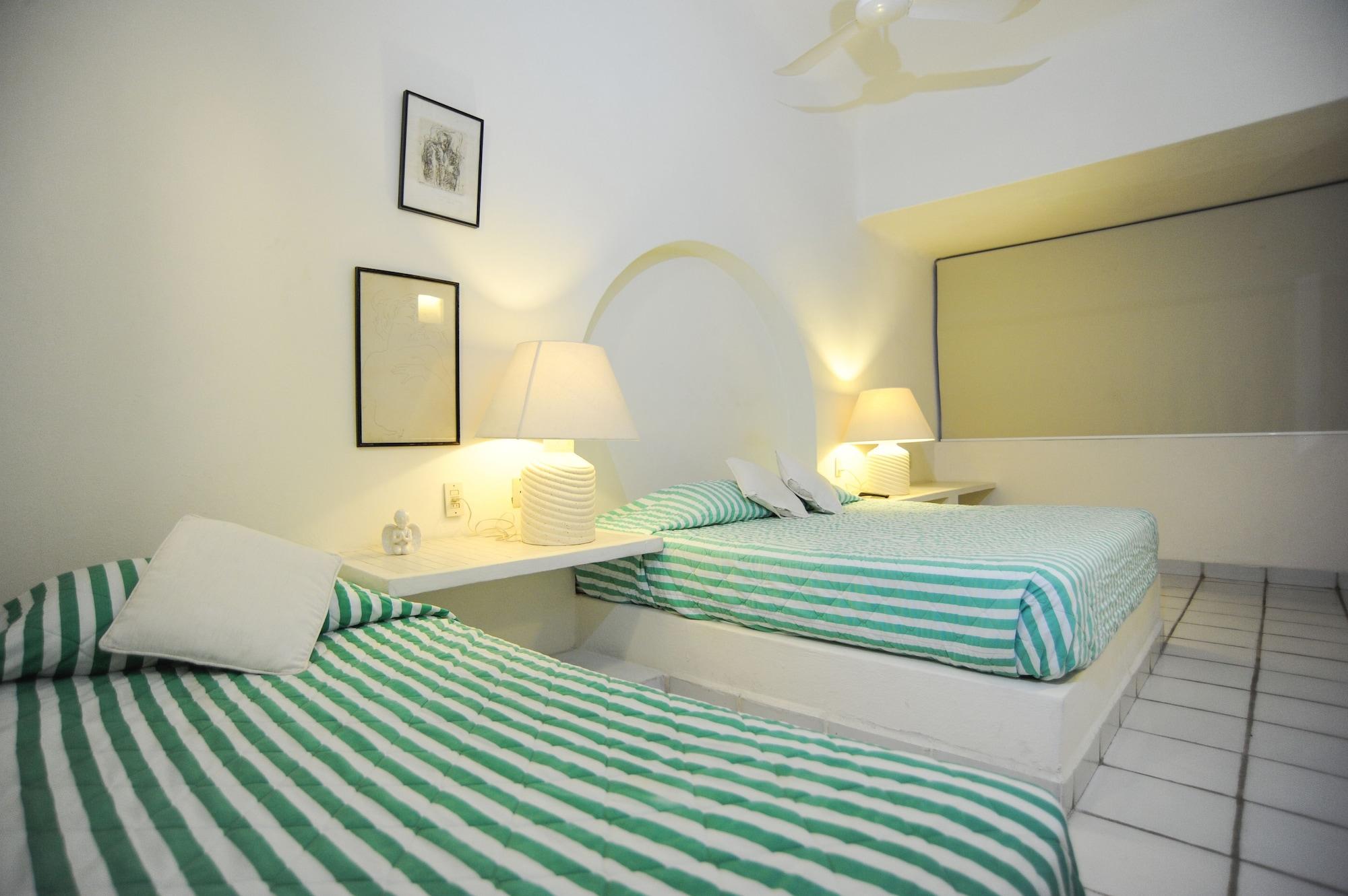 Hotel Suites Ixtapa Plaza Exterior photo