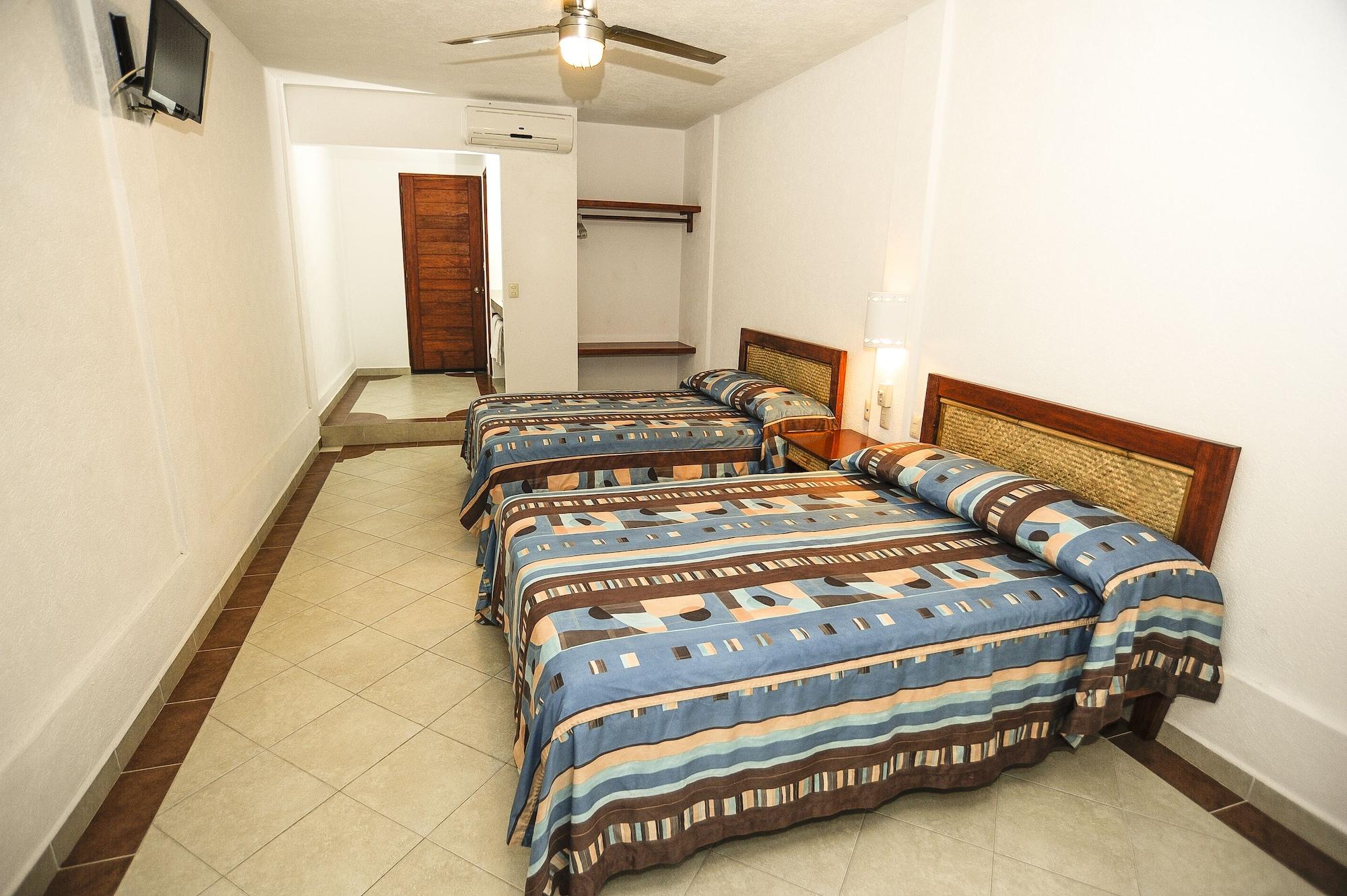 Hotel Suites Ixtapa Plaza Exterior photo