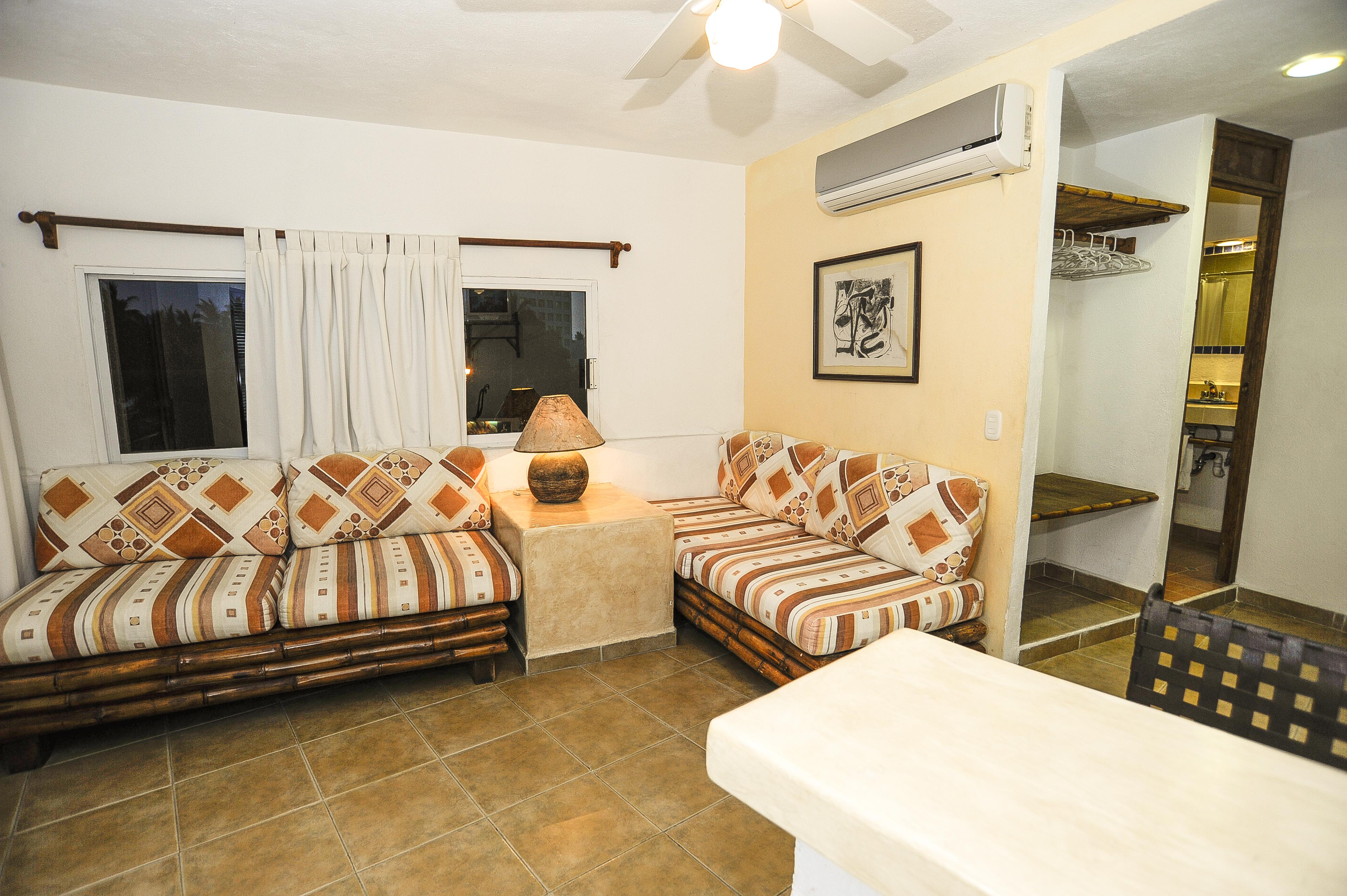 Hotel Suites Ixtapa Plaza Exterior photo