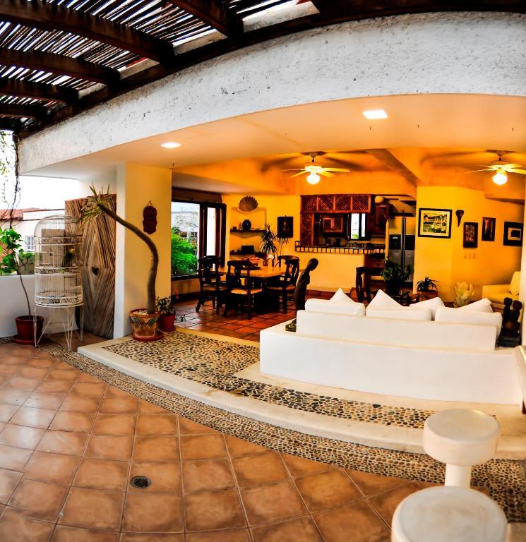 Hotel Suites Ixtapa Plaza Exterior photo