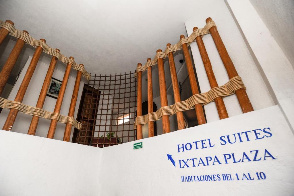 Hotel Suites Ixtapa Plaza Exterior photo